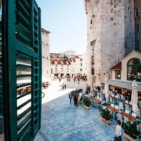 Tower Square Апартаменты Сплит